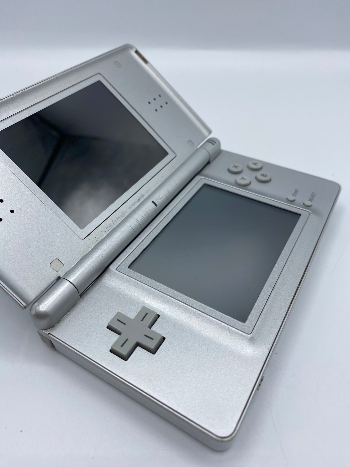 Nintendo DS Lite Silber – Klassische Handheld-Konsole in Top-Zustan