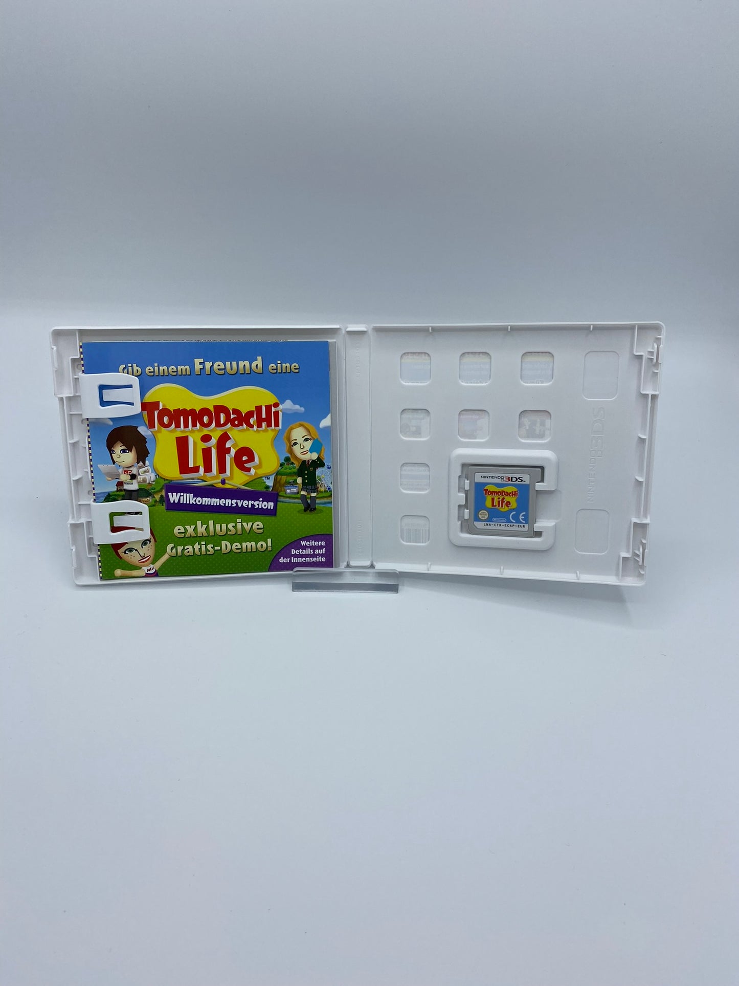 Tomo Dachi Life / 3DS