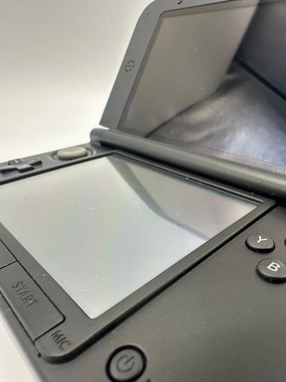Nintendo 3DS XL - Silber -Mit Kabel