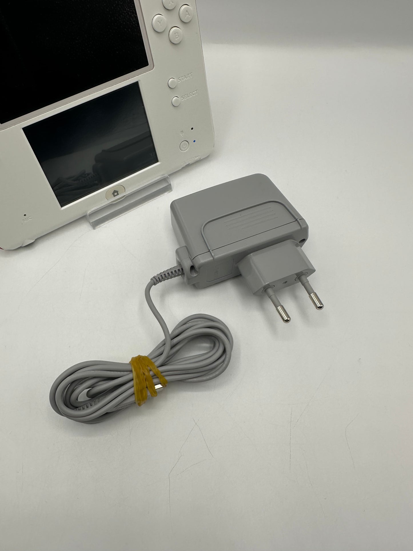 Nintendo 2DS Konsole Weiß
