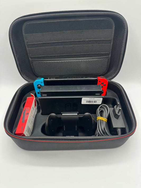 Nintendo Switch Konsole inkl. Transportbox