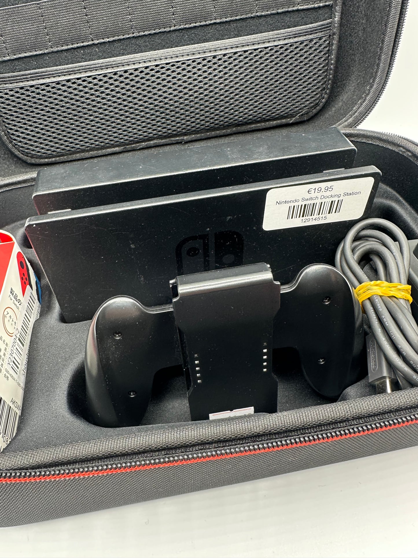Nintendo Switch Konsole inkl. Transportbox