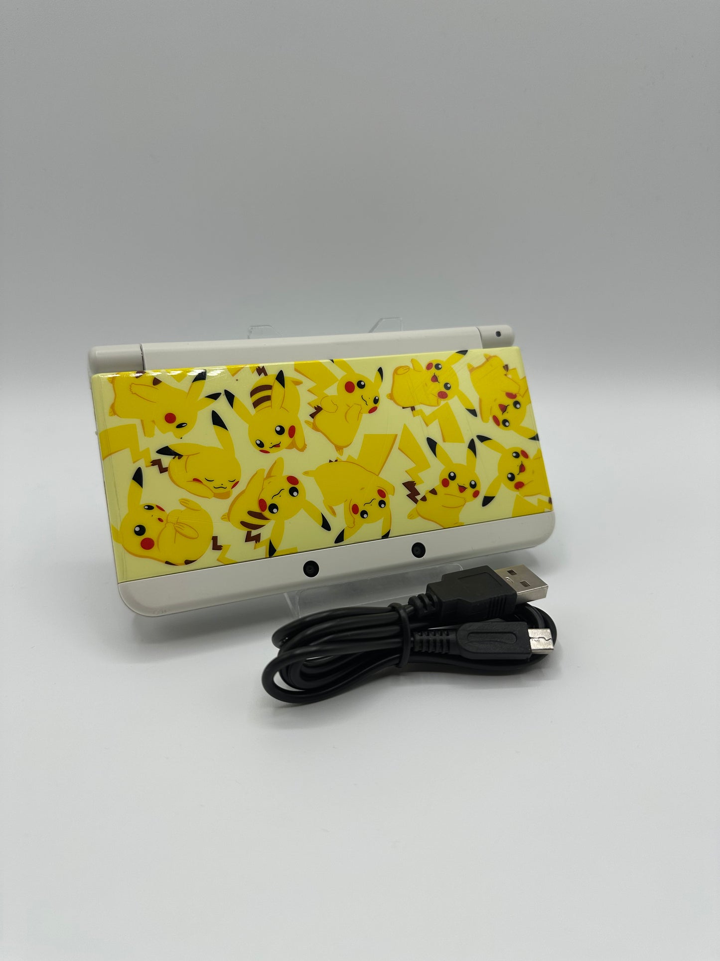 New Nintendo 3DS Konsole - Pikachu Plate / Pikachu Design