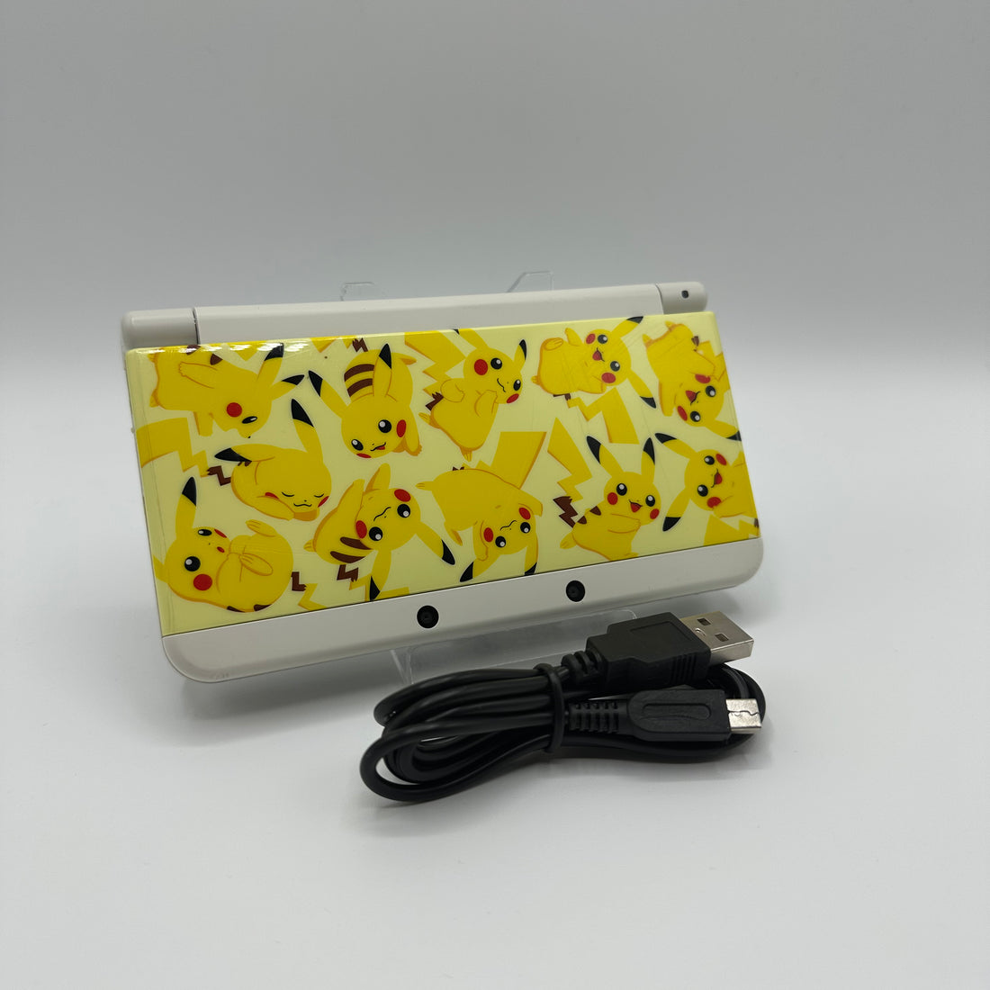 New Nintendo 3DS Konsole - Pikachu Plate / Pikachu Design