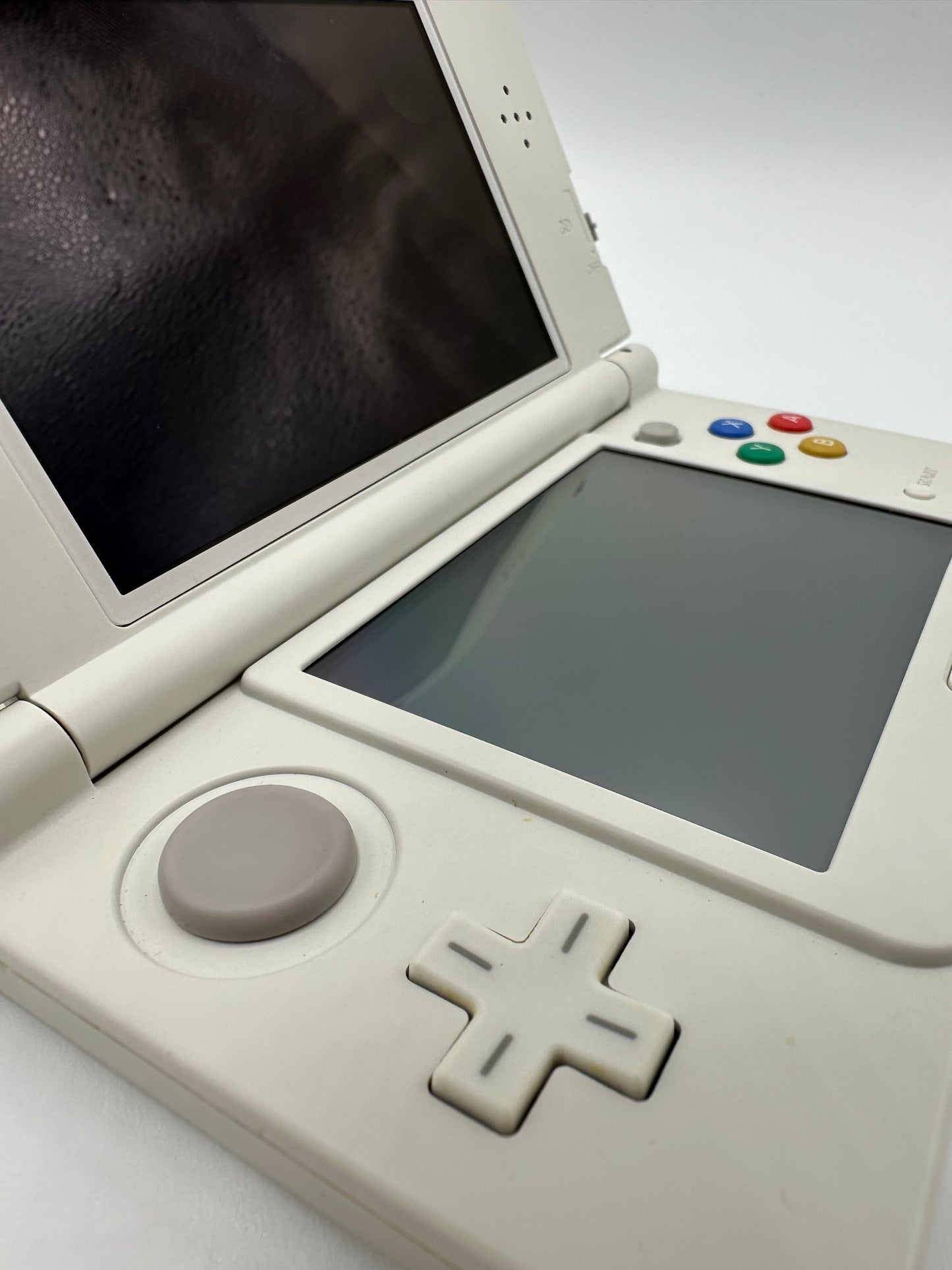 New Nintendo 3DS Konsole - Pikachu Plate / Pikachu Design