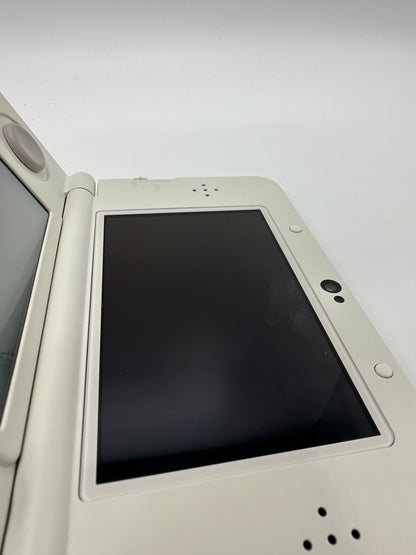 New Nintendo 3DS Konsole - Pikachu Plate / Pikachu Design