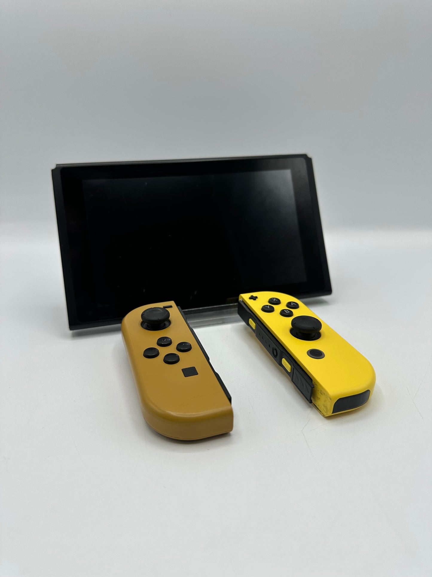 Nintendo Switch Konsole Lets go Pikachu / Evoli Edition
