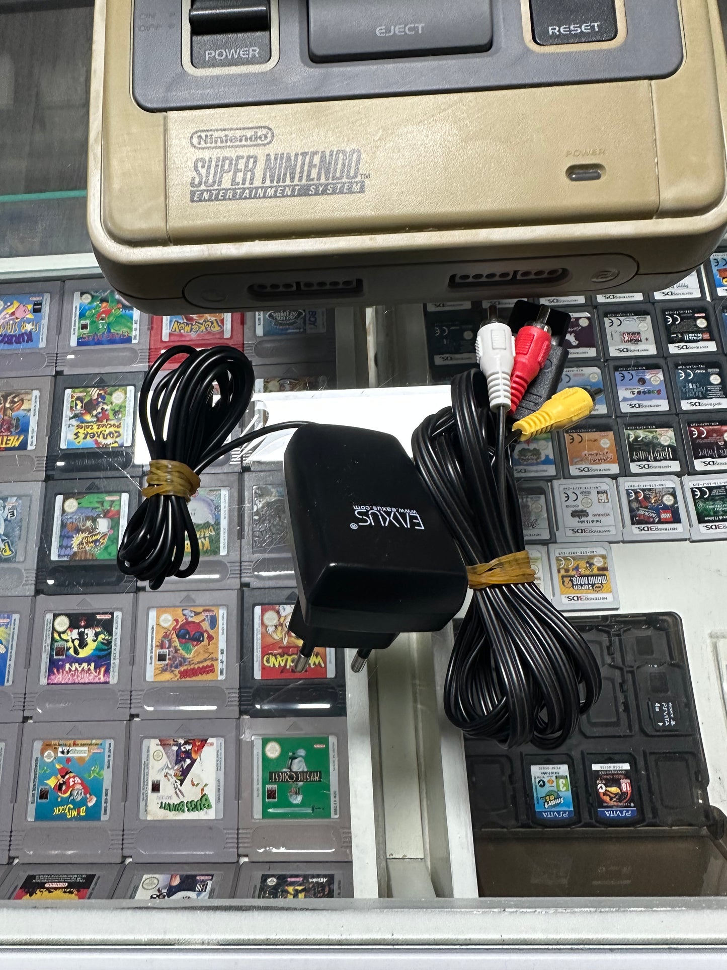 SNES Konsole mit 2 Controllern und Super Wrestle Mania - Set
