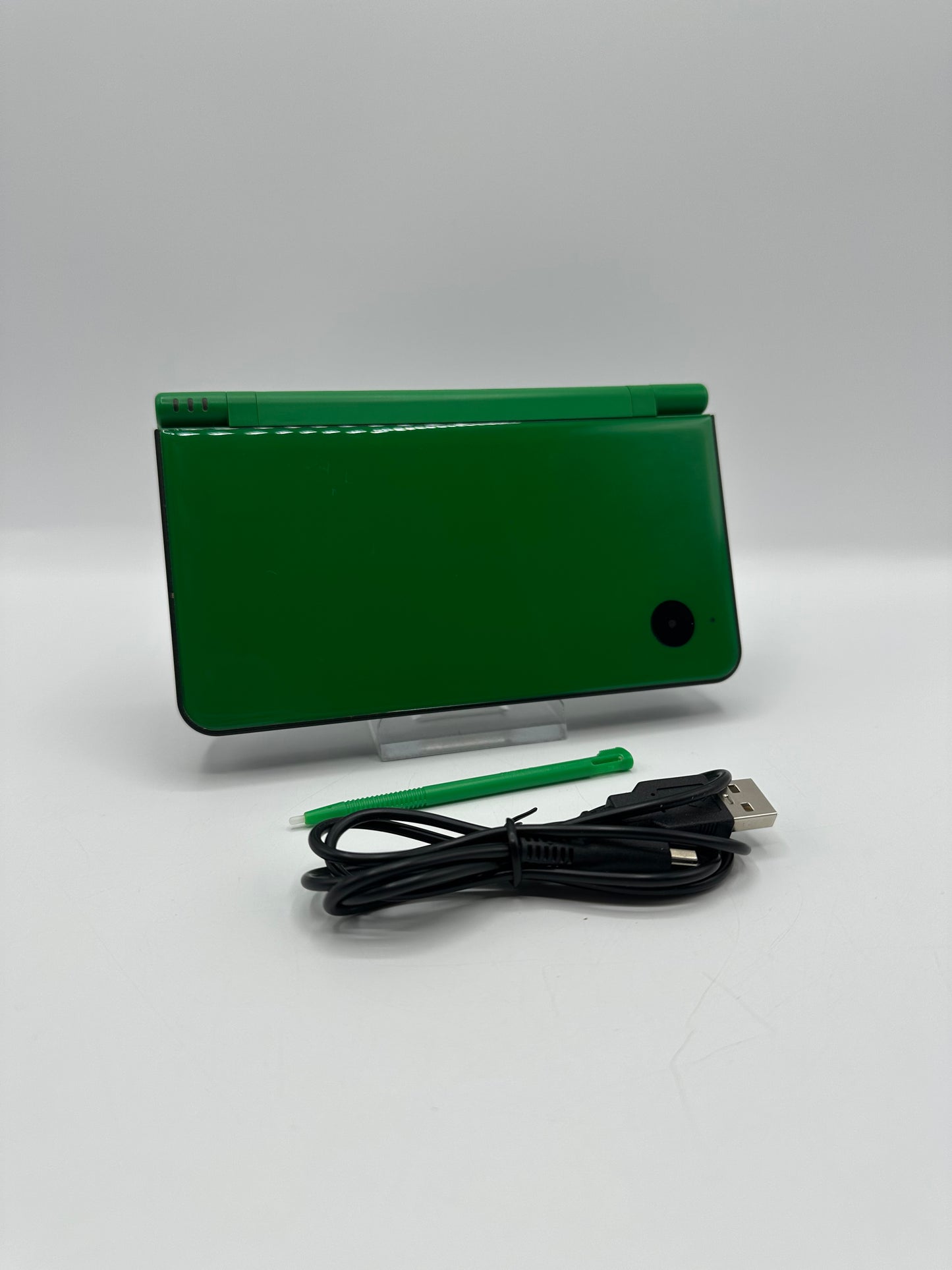 Nintendo DSi XL Grün