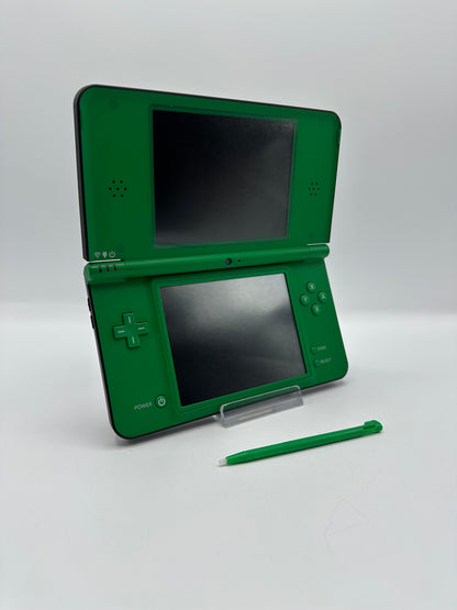 Nintendo DSi XL Grün