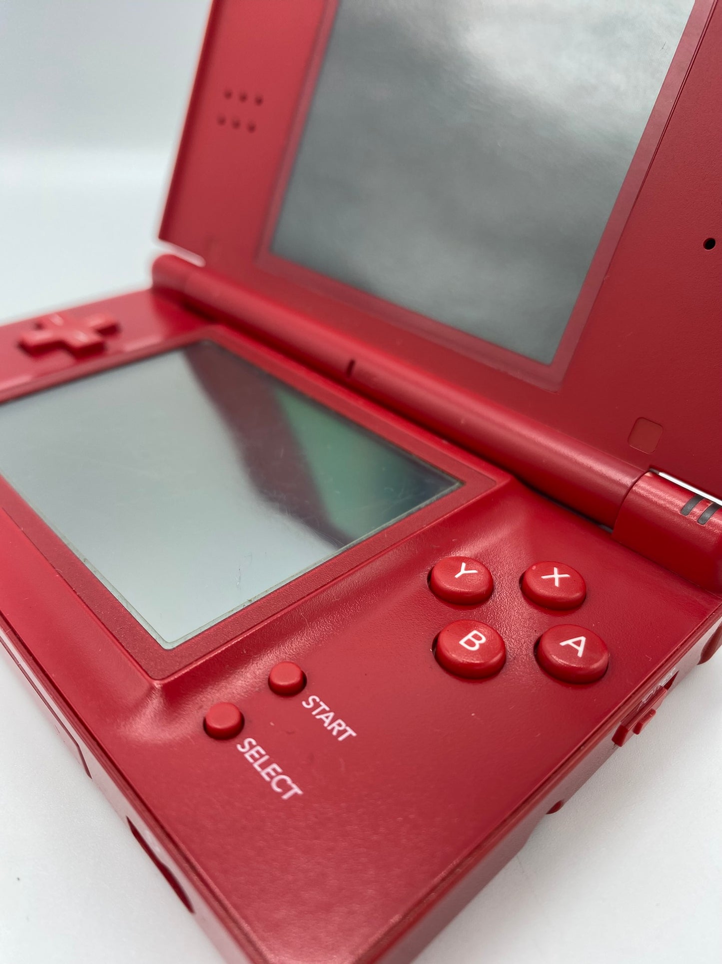 Nintendo DS Lite Rot – Klassische Handheld-Konsole